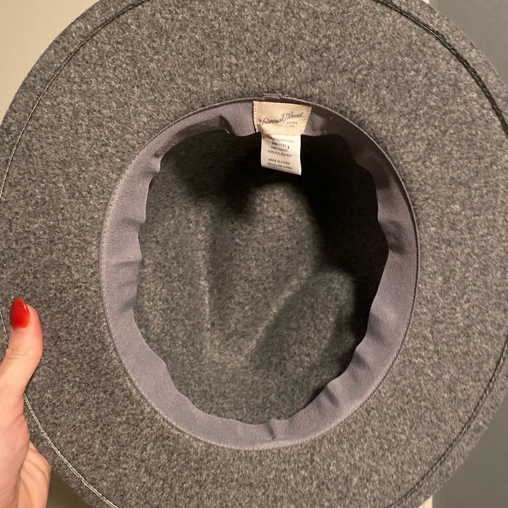 Universal threads gray hat never worn